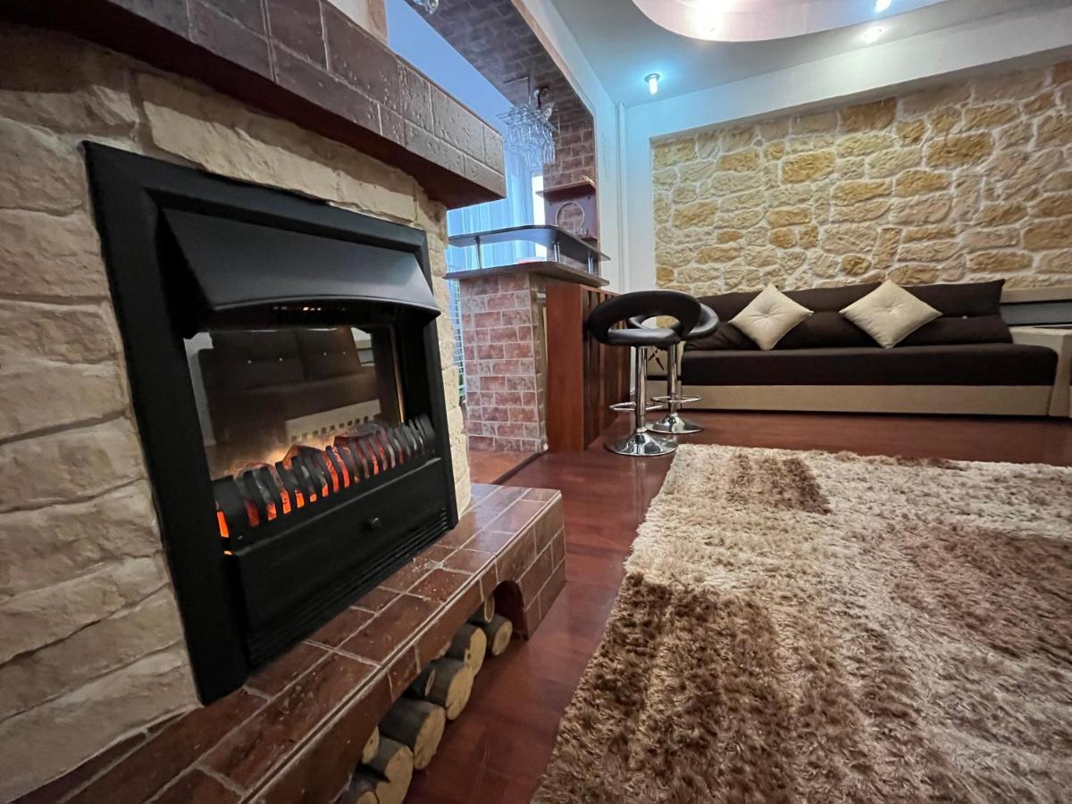 Modern Oasis With A Cozy Fireplace Your Stylish Apartment Minutes From Downtown Boekarest Buitenkant foto
