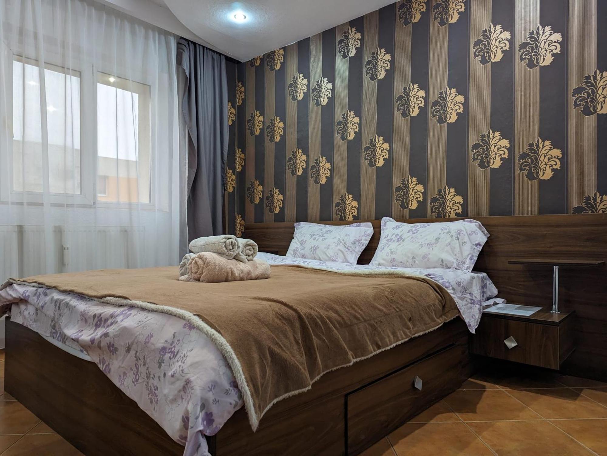 Modern Oasis With A Cozy Fireplace Your Stylish Apartment Minutes From Downtown Boekarest Buitenkant foto