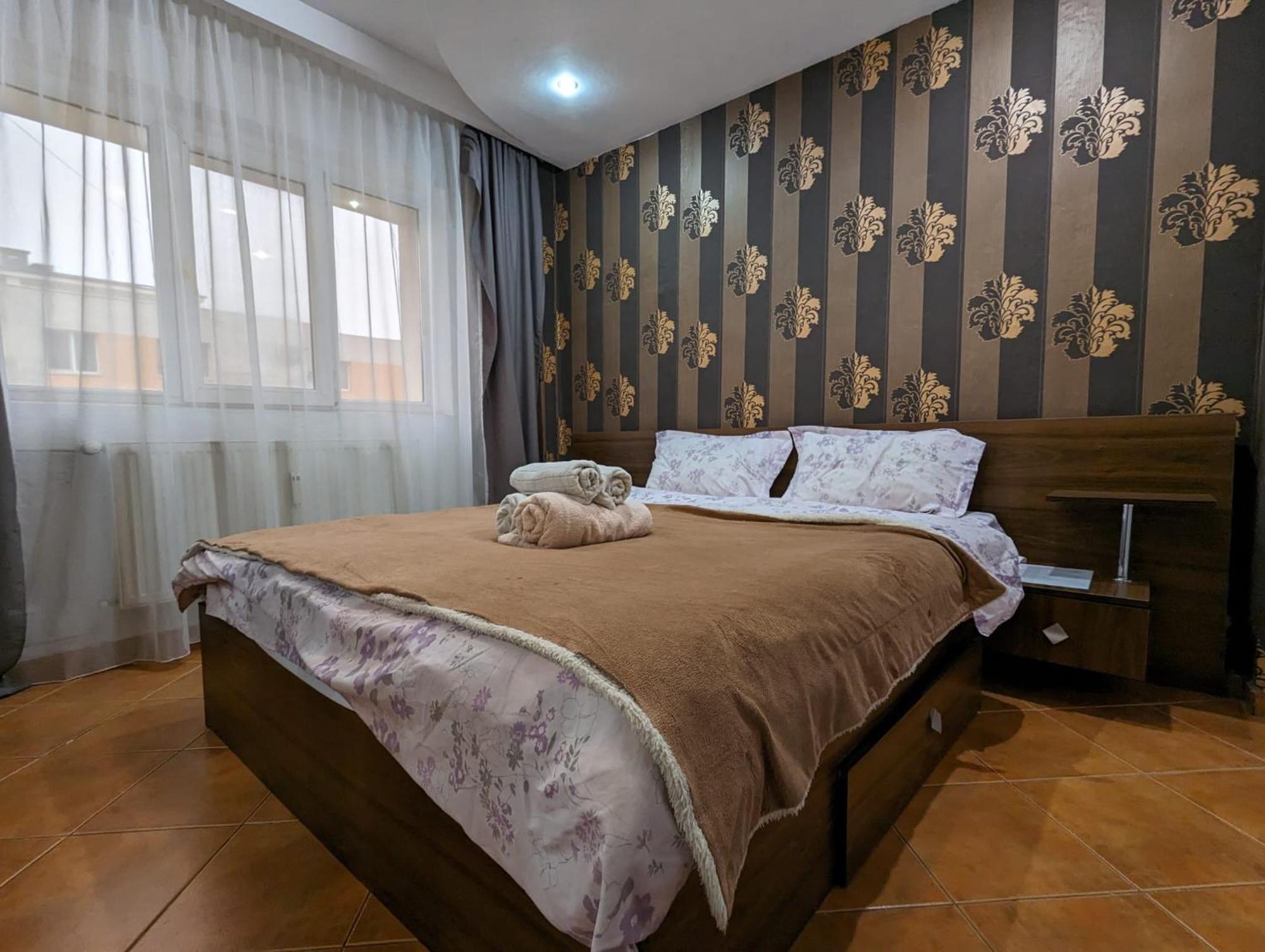 Modern Oasis With A Cozy Fireplace Your Stylish Apartment Minutes From Downtown Boekarest Buitenkant foto
