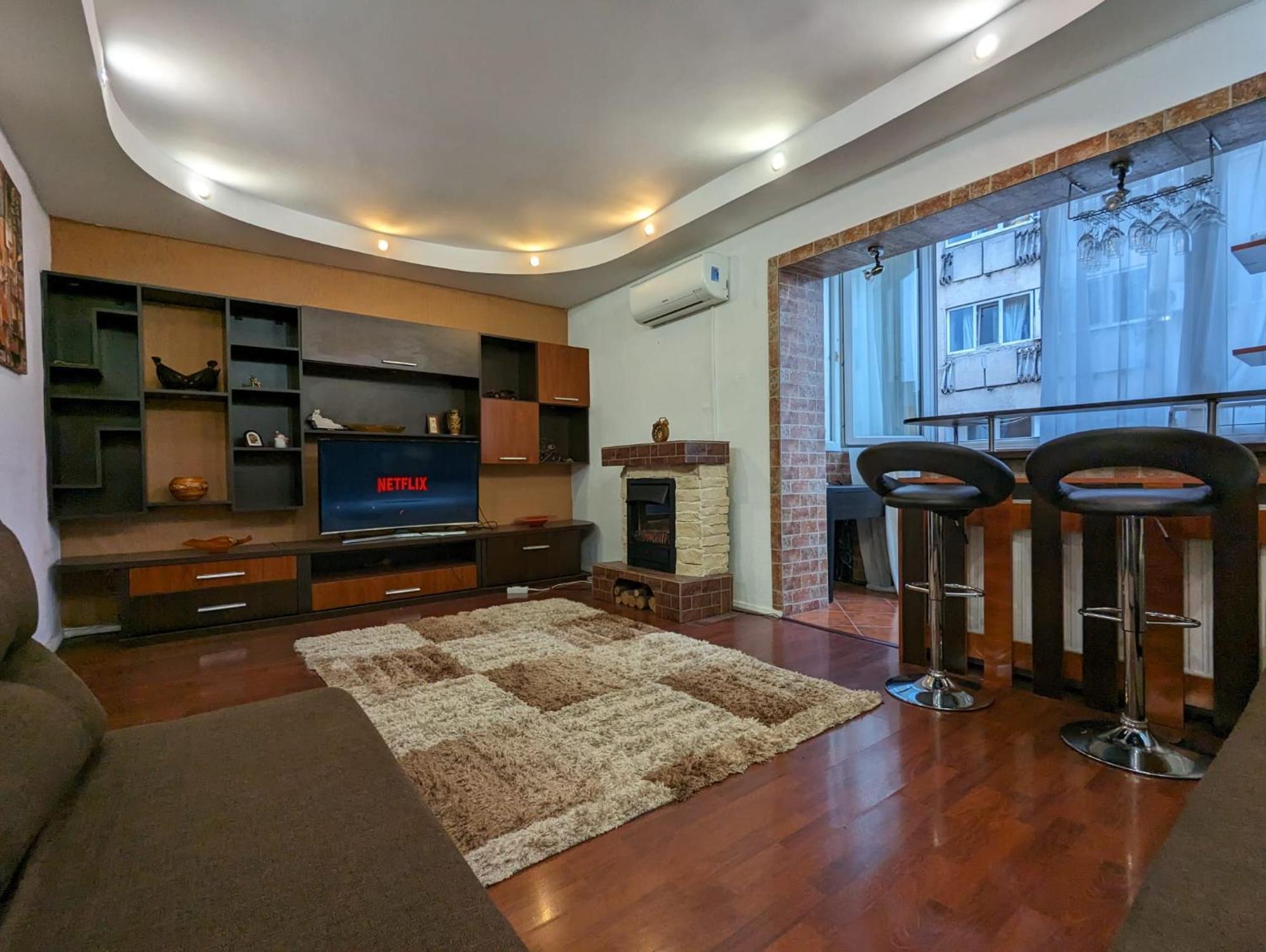 Modern Oasis With A Cozy Fireplace Your Stylish Apartment Minutes From Downtown Boekarest Buitenkant foto